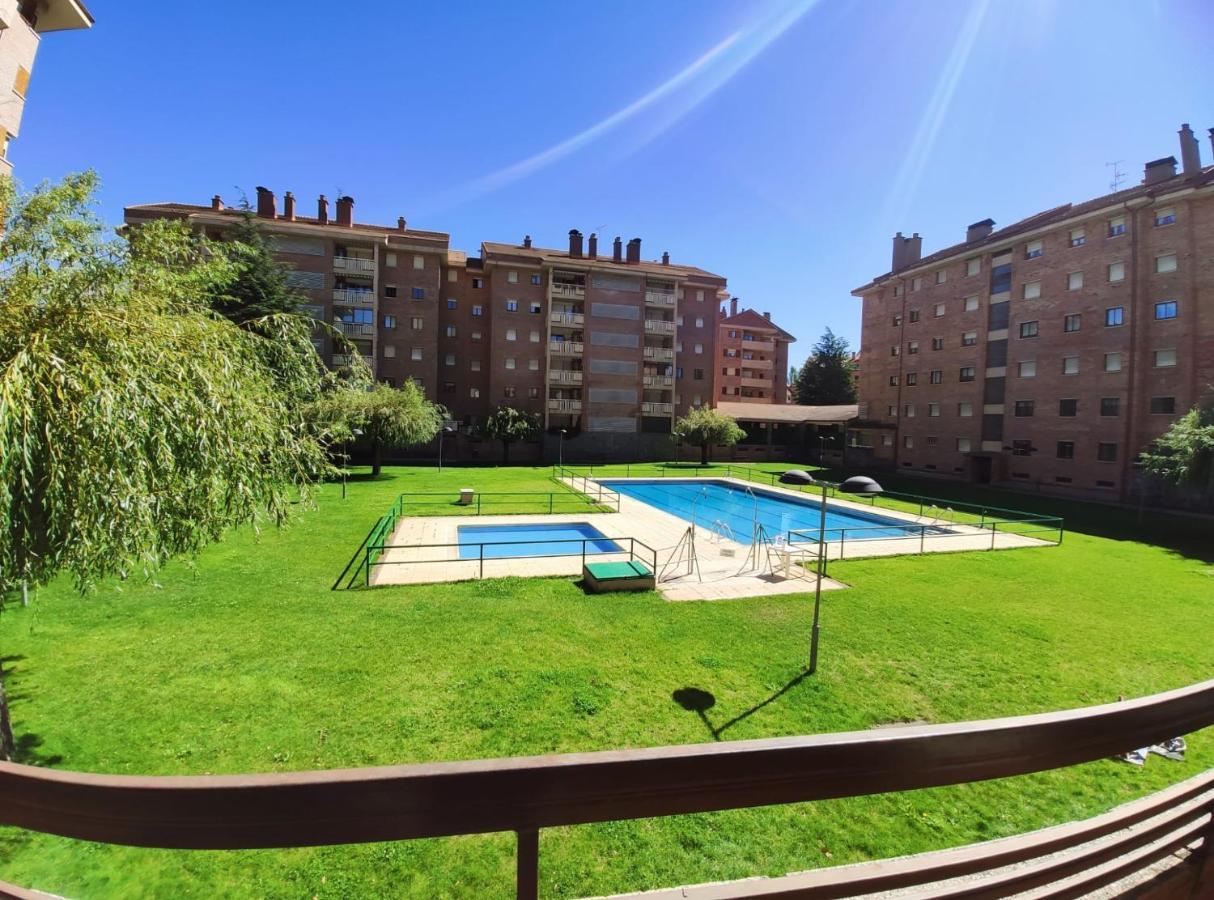 Apartamento Capelot Jaca Exterior foto